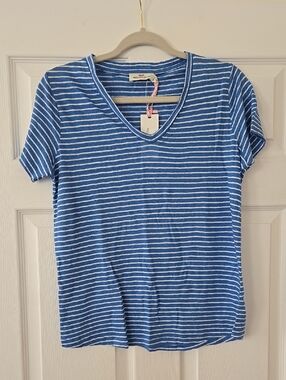 NWT Vineyard Vines Casual Knit Blue & White Striped Linen V-Neck Tee